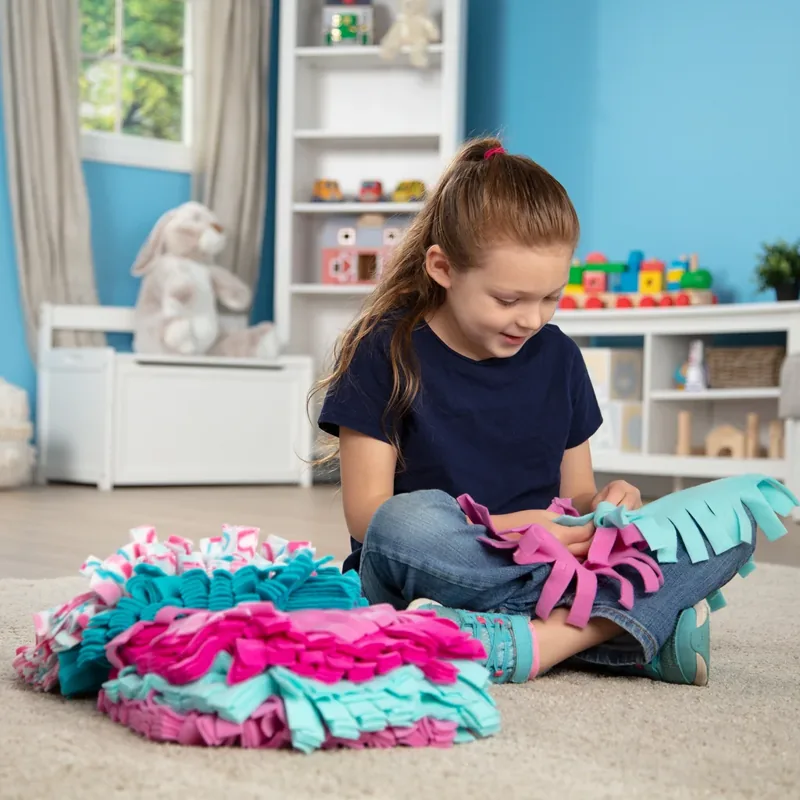 Melissa & Doug Created by Me! Heart Fleece Blanket No-Sew Craft Kit