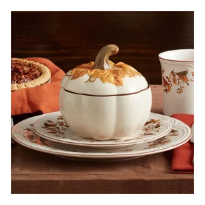 Pfaltzgraff Autumn Berry Covered Pumpkin Bowl